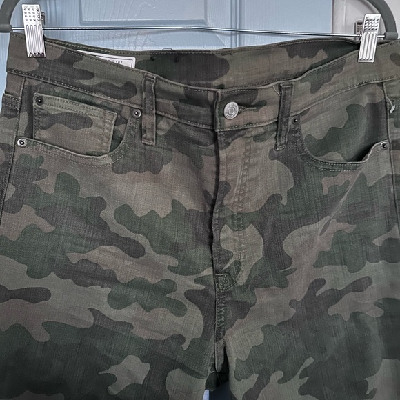 GAP Camouflage High Rise Skinny Jeans - Picture 2 of 5